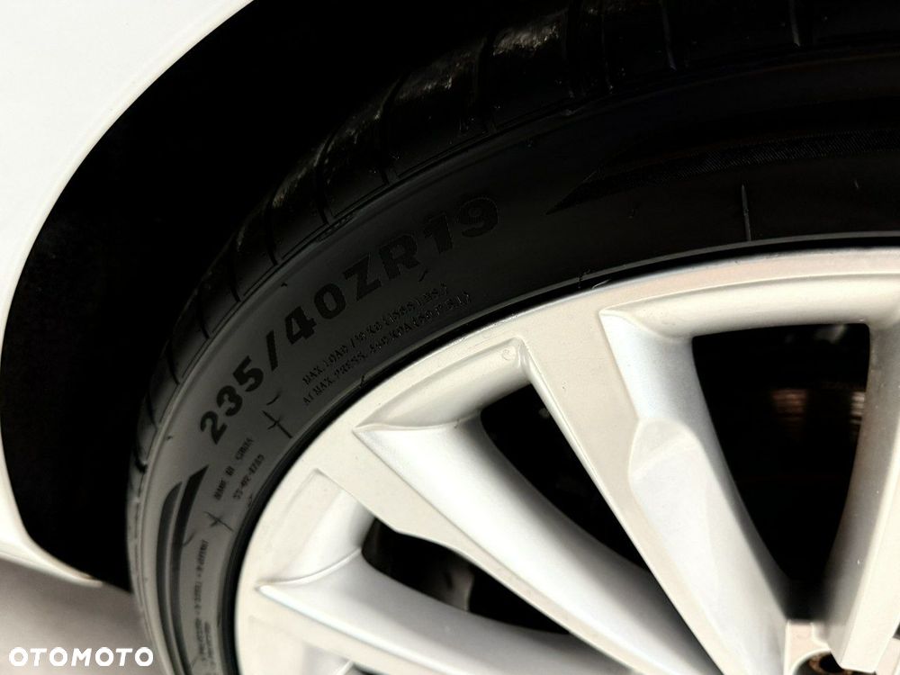 Skoda Superb 2.0 TDI DSG Sportline - 11