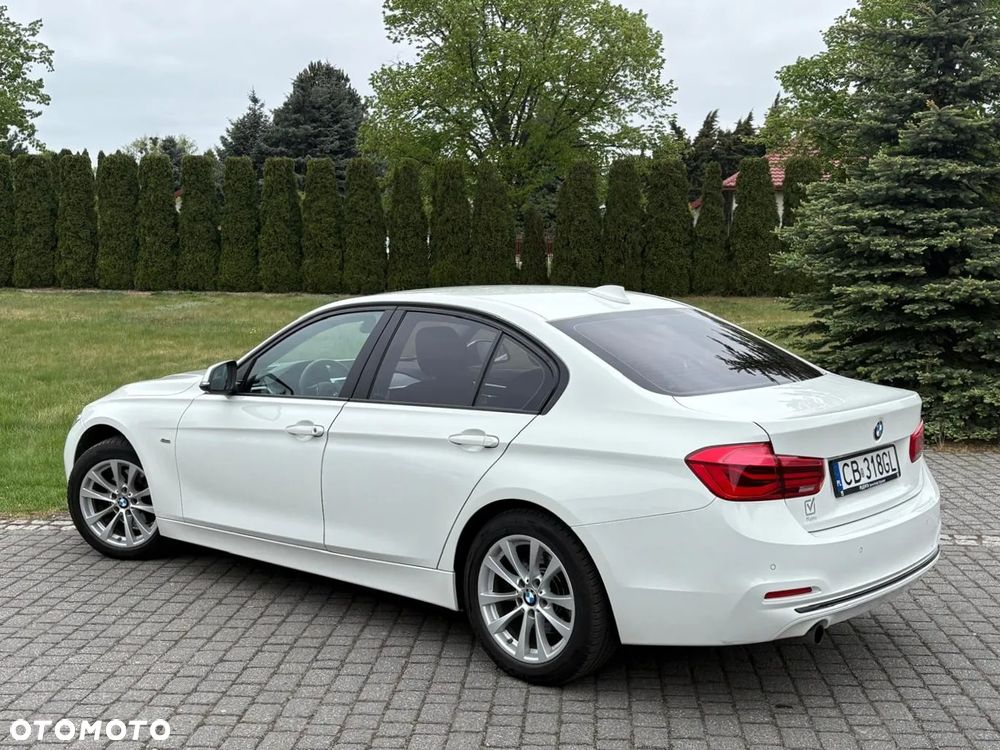 BMW Seria 3 318i M Sport - 8