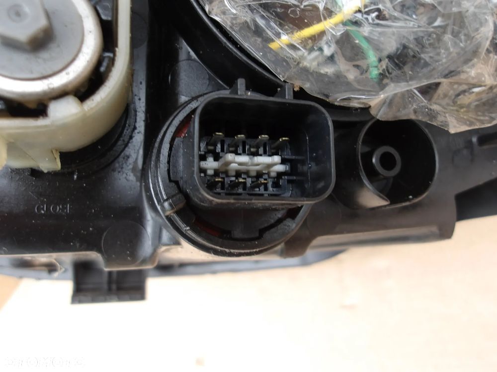 LAMPA PRAWY PRZOD HYUNDAI I10 II 92102-B9000 - 11