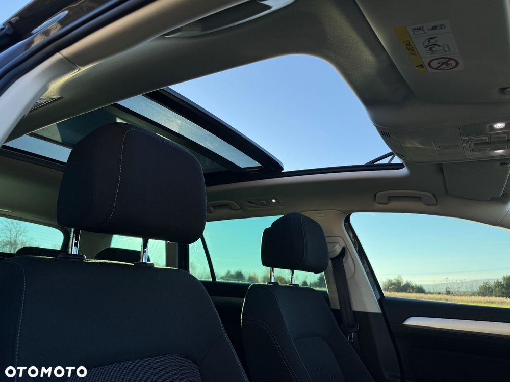Volkswagen Passat Variant 2.0 TDI SCR DSG 4Motion Elegance - 26