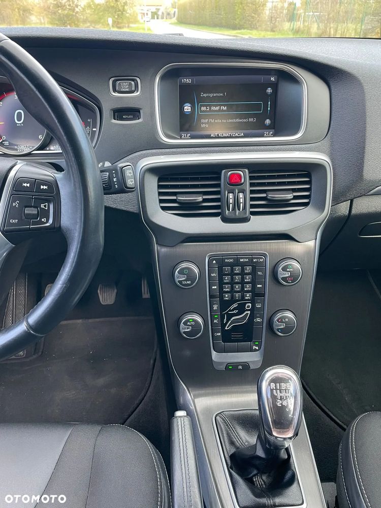 Volvo V40 D2 Summum - 22