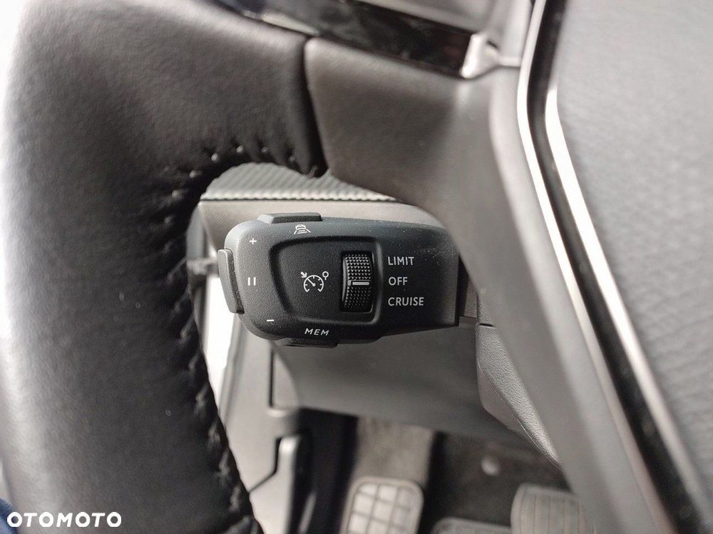 Peugeot 2008 PureTech 130 Allure S&S EAT8 - 19