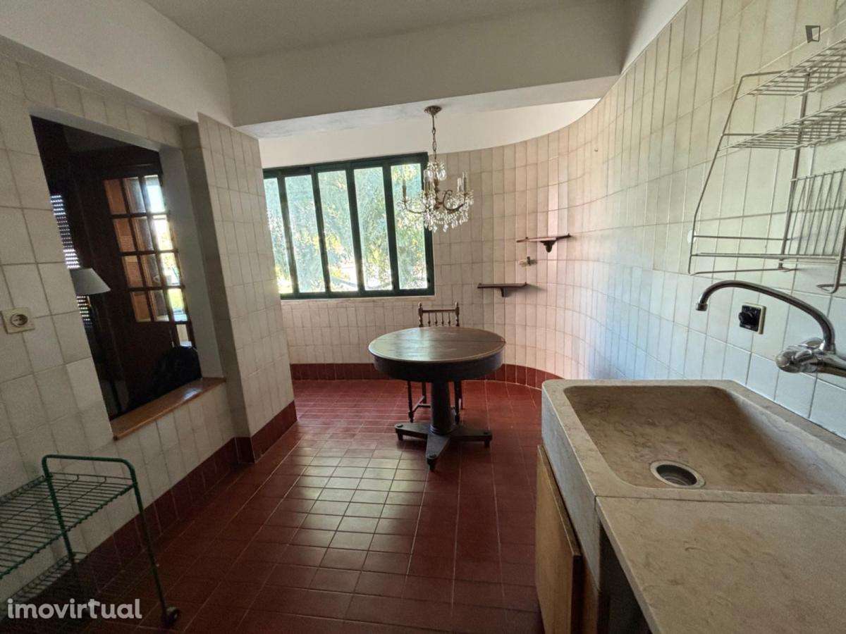 Apartamento com 2 quartos - localizado em Restelo Lisbon - Grande imagem: 2/8