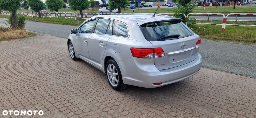 Toyota Avensis 2.2 D-4D Comfort - 7