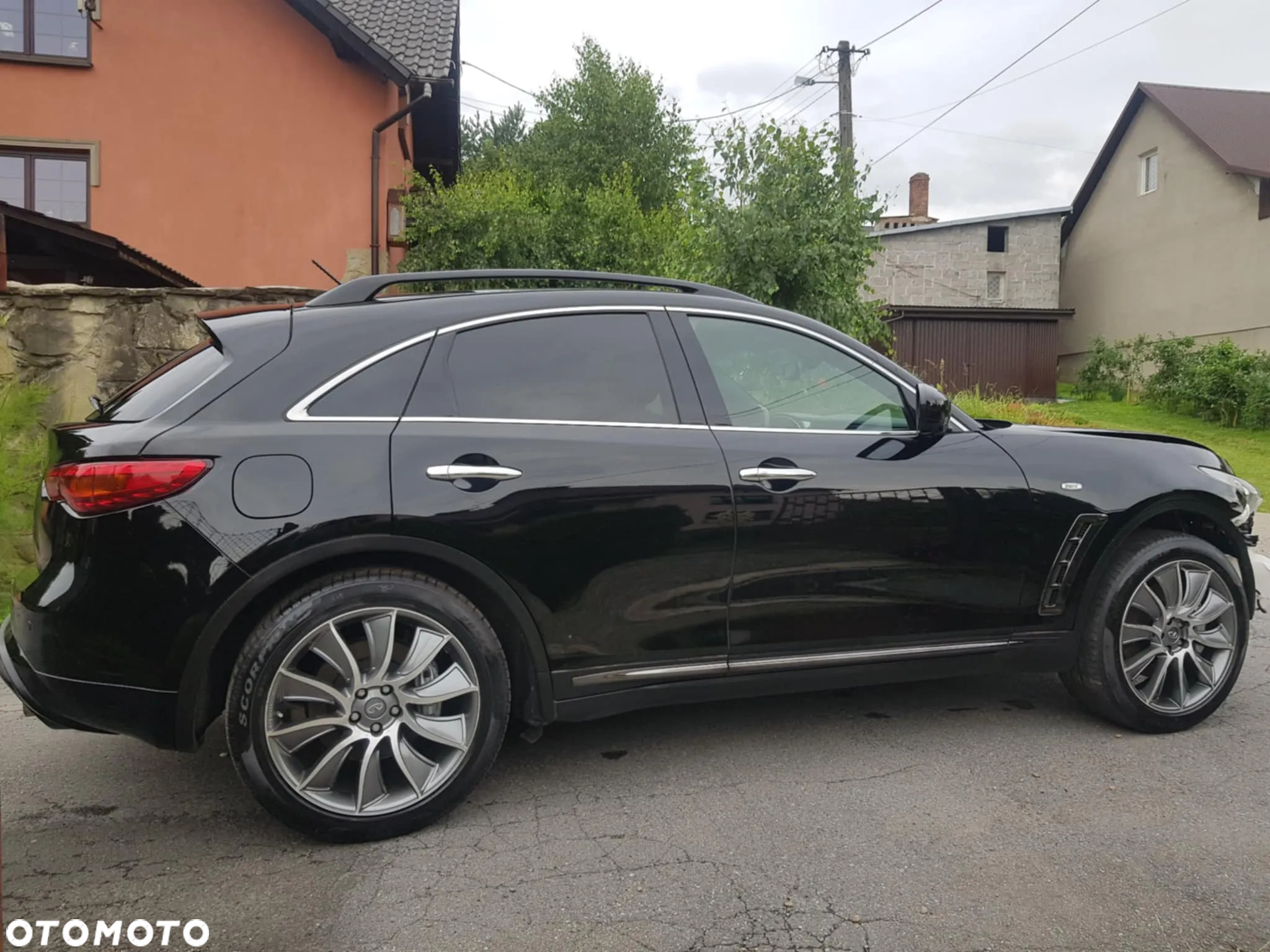 Infiniti QX70 - 5
