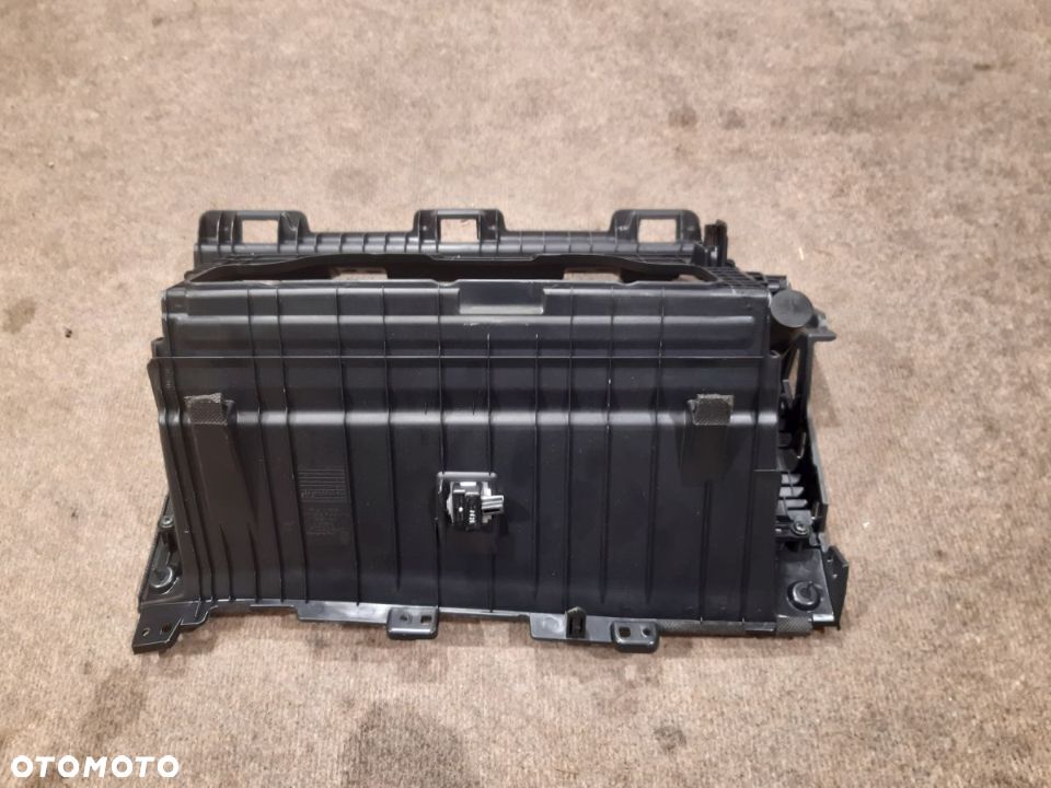 Mocowanie Schowka KIA STINGER 3.3i 4x4 Automat - 3