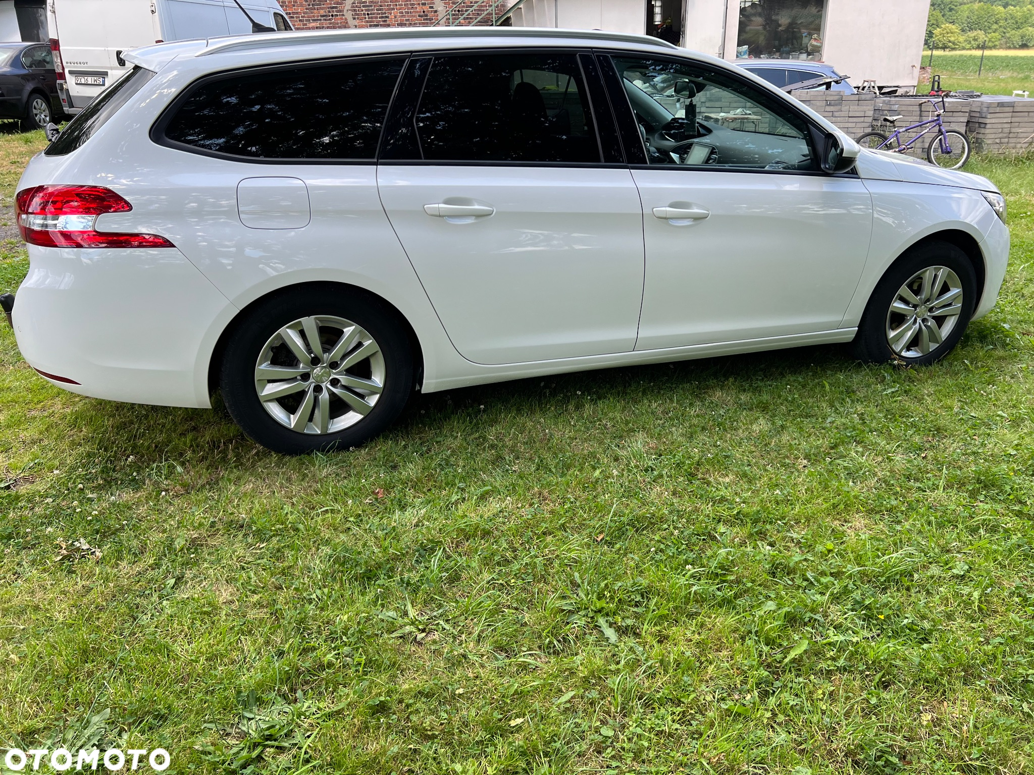 Peugeot 308 1.5 BlueHDi Allure S&S - 8