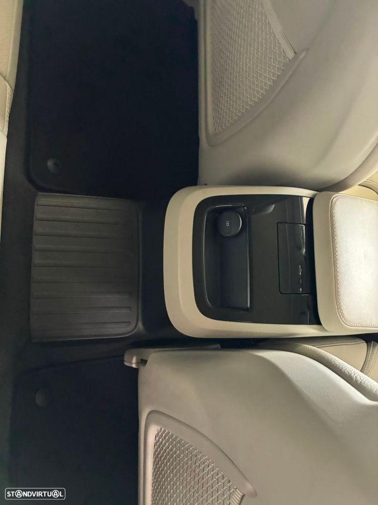 Volvo V60 - 40