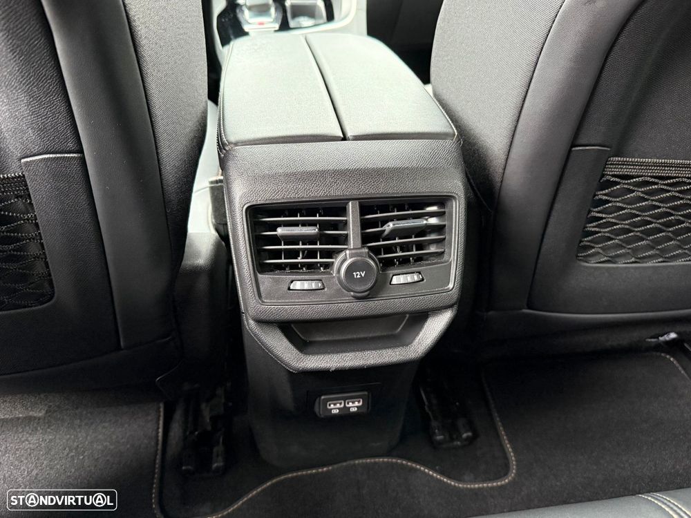 Peugeot 3008 1.6 Hybrid GT Pack e-EAT8 - 24