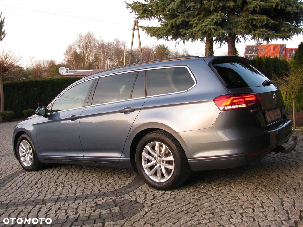 Volkswagen Passat 2.0 TDI SCR DSG Comfortline - 6