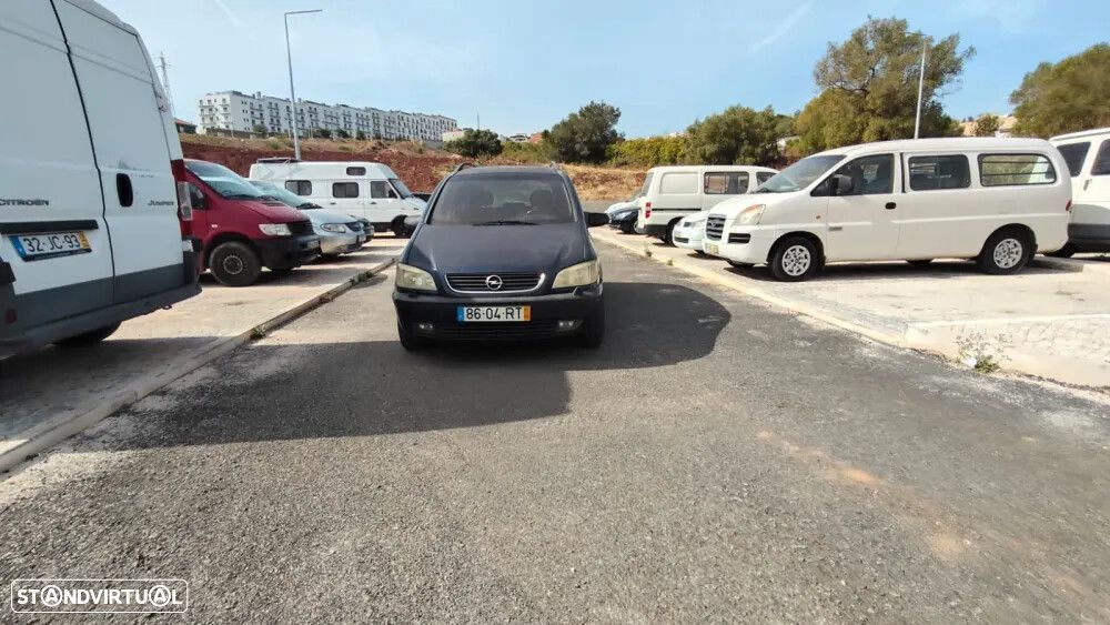 Opel Zafira 2.0 DTi Confort - 2