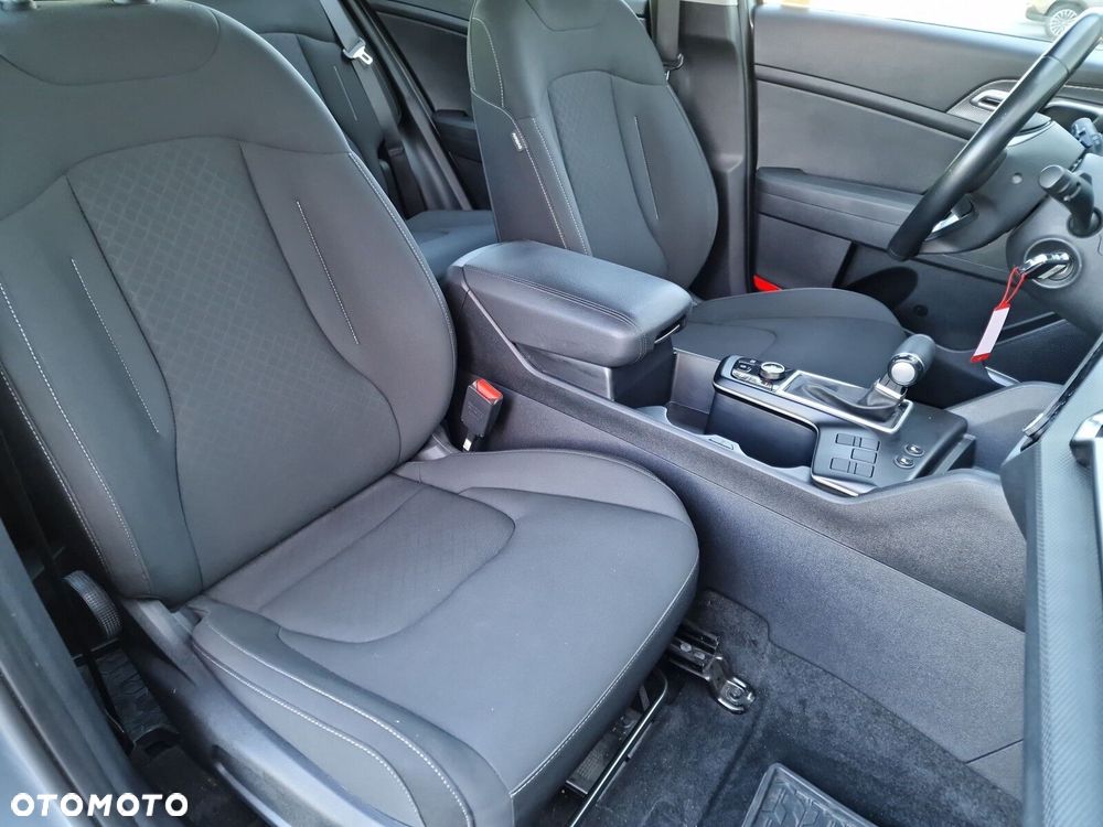 Kia Sportage 1.6 T-GDI MHEV M 2WD DCT - 19