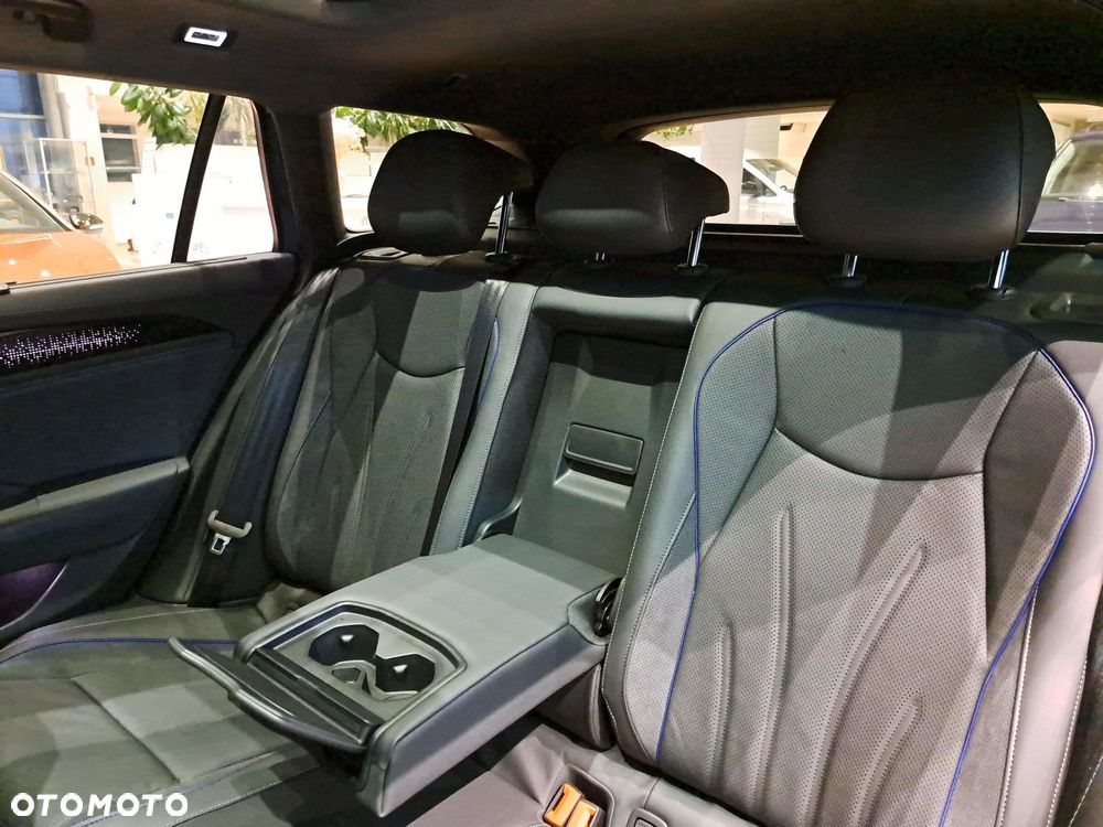 Volkswagen Passat 1.5 TSI eHybrid PHEV R-Line Plus DSG - 36
