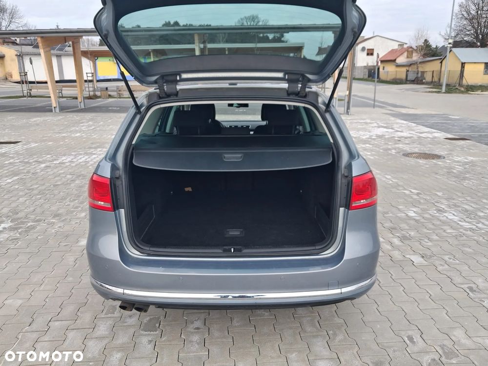 Volkswagen Passat 2.0 TDI DSG Comfortline - 4