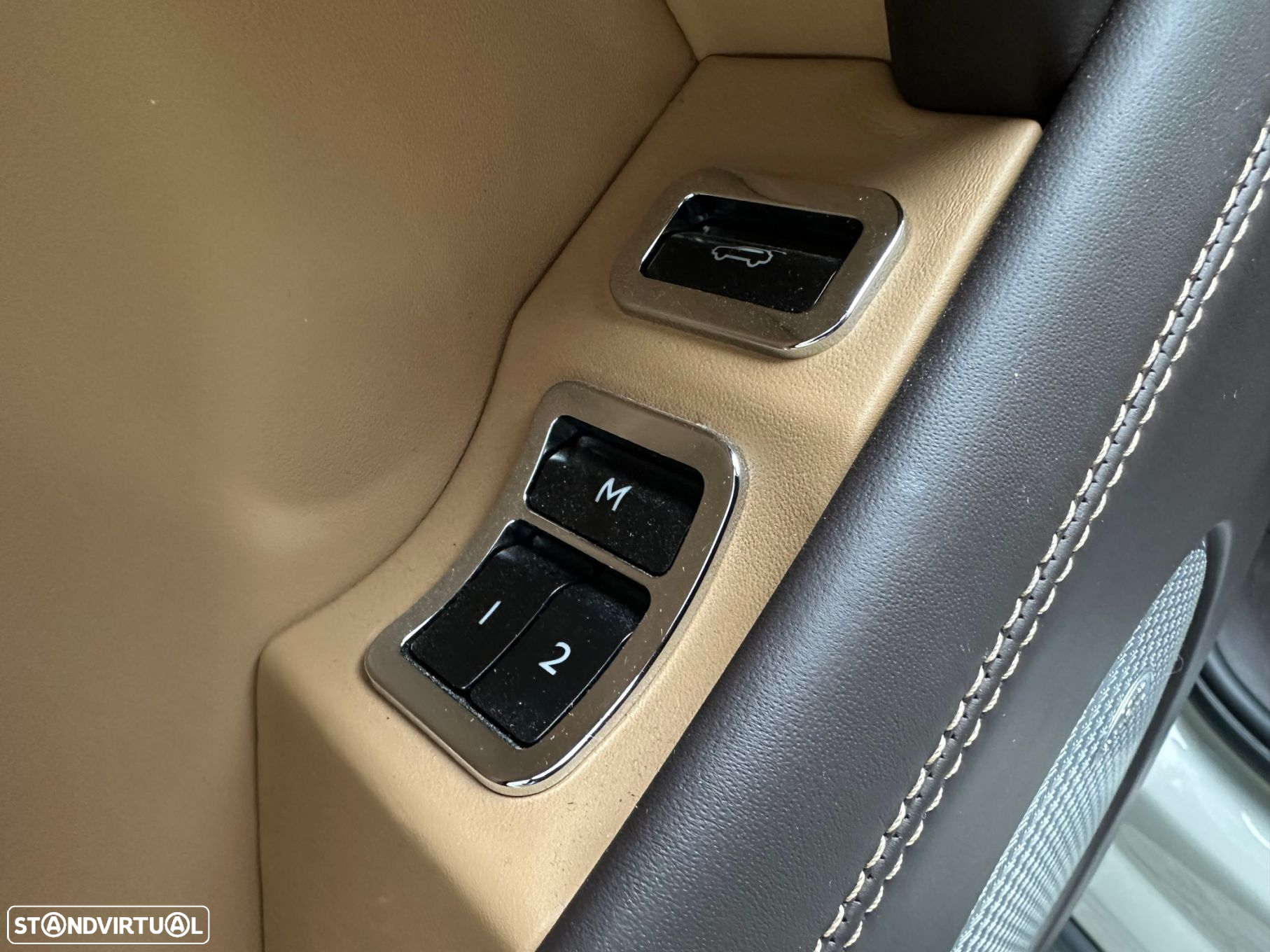 Bentley Bentayga Hybrid - 37