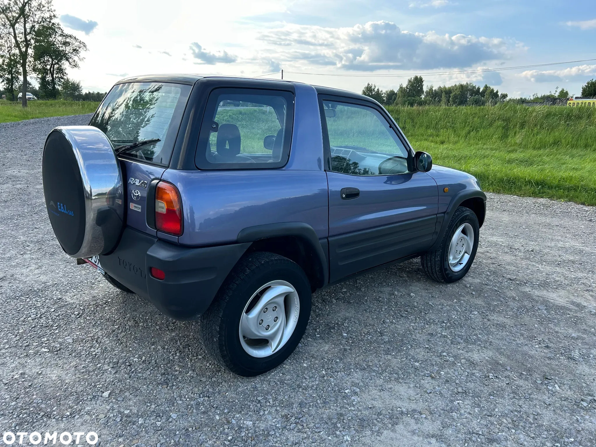 Toyota RAV4 - 24