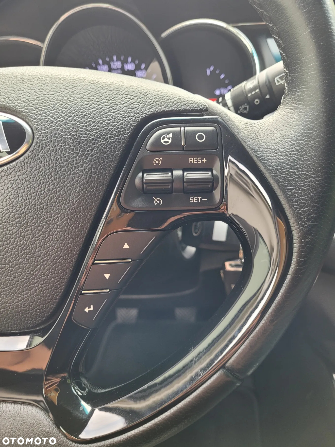 Kia Ceed 1.6 GDI SW Platinum Edition - 23