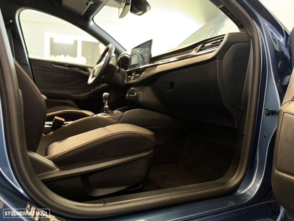 Ford Focus 1.0 EcoBoost MHEV ST-Line - 30