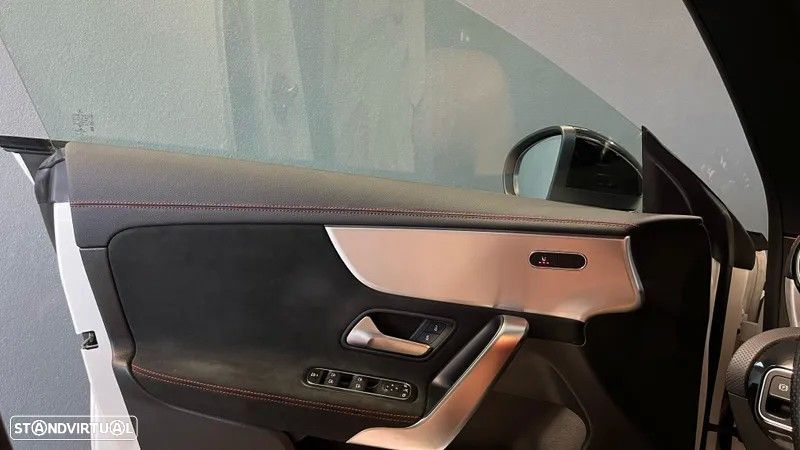 Mercedes-Benz CLA 220 d Shooting Brake AMG Line Aut. - 36