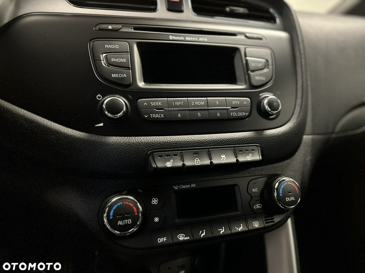 Kia Ceed - 28