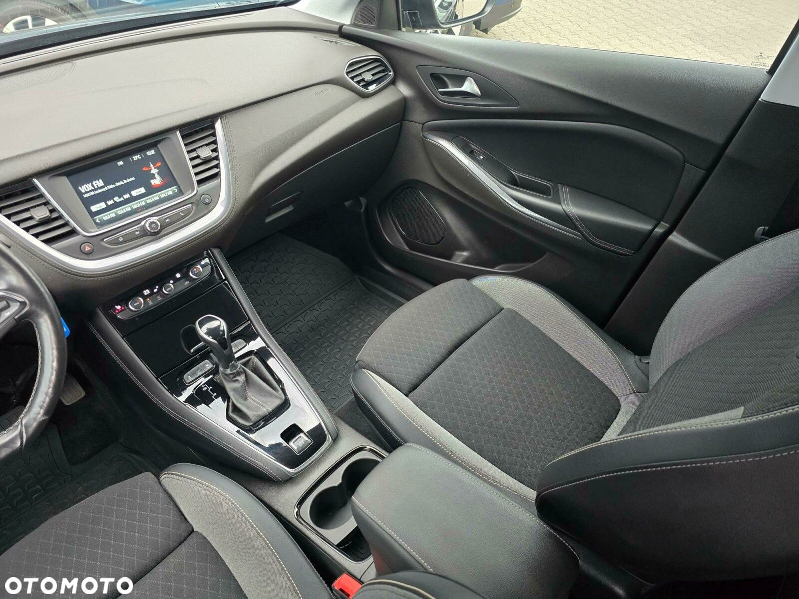 Opel Grandland 1.2 T Business Elegance S&S - 14