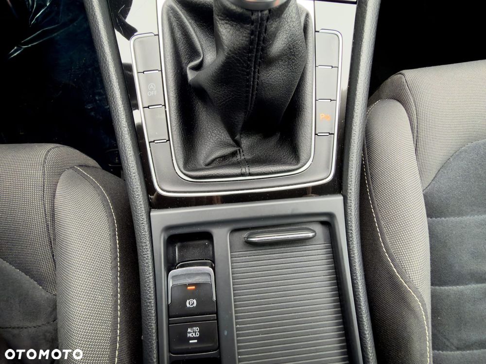 Volkswagen Golf 1.4 TSI Highline - 27