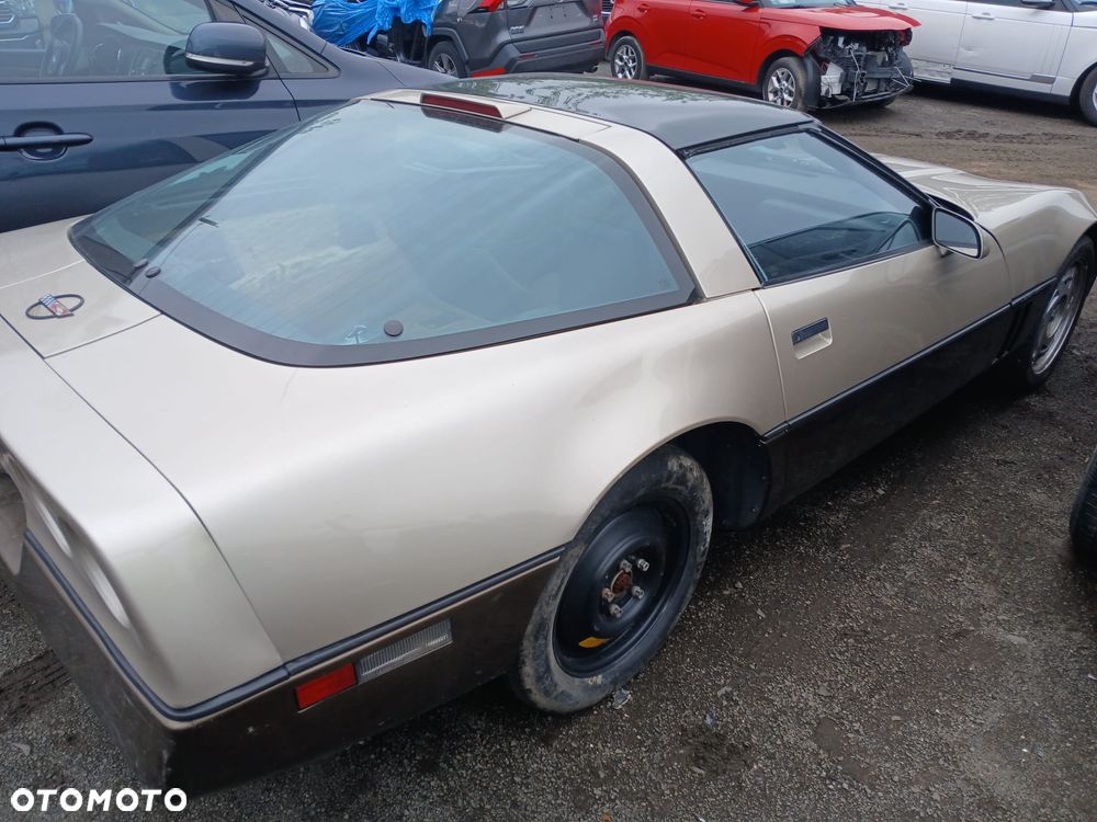 Chevrolet Corvette - 5