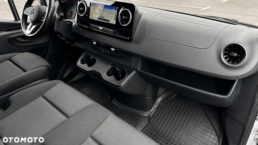 Mercedes-Benz Sprinter - 19