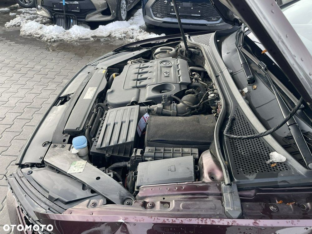 Volkswagen Passat - 12