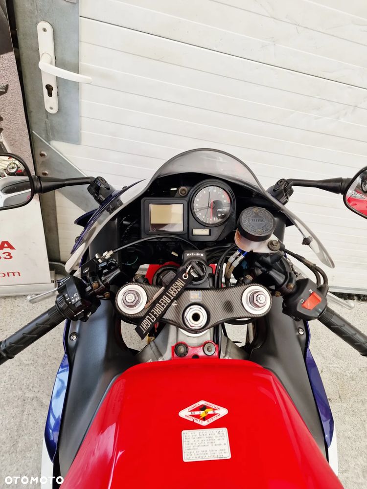 Honda CBR - 28