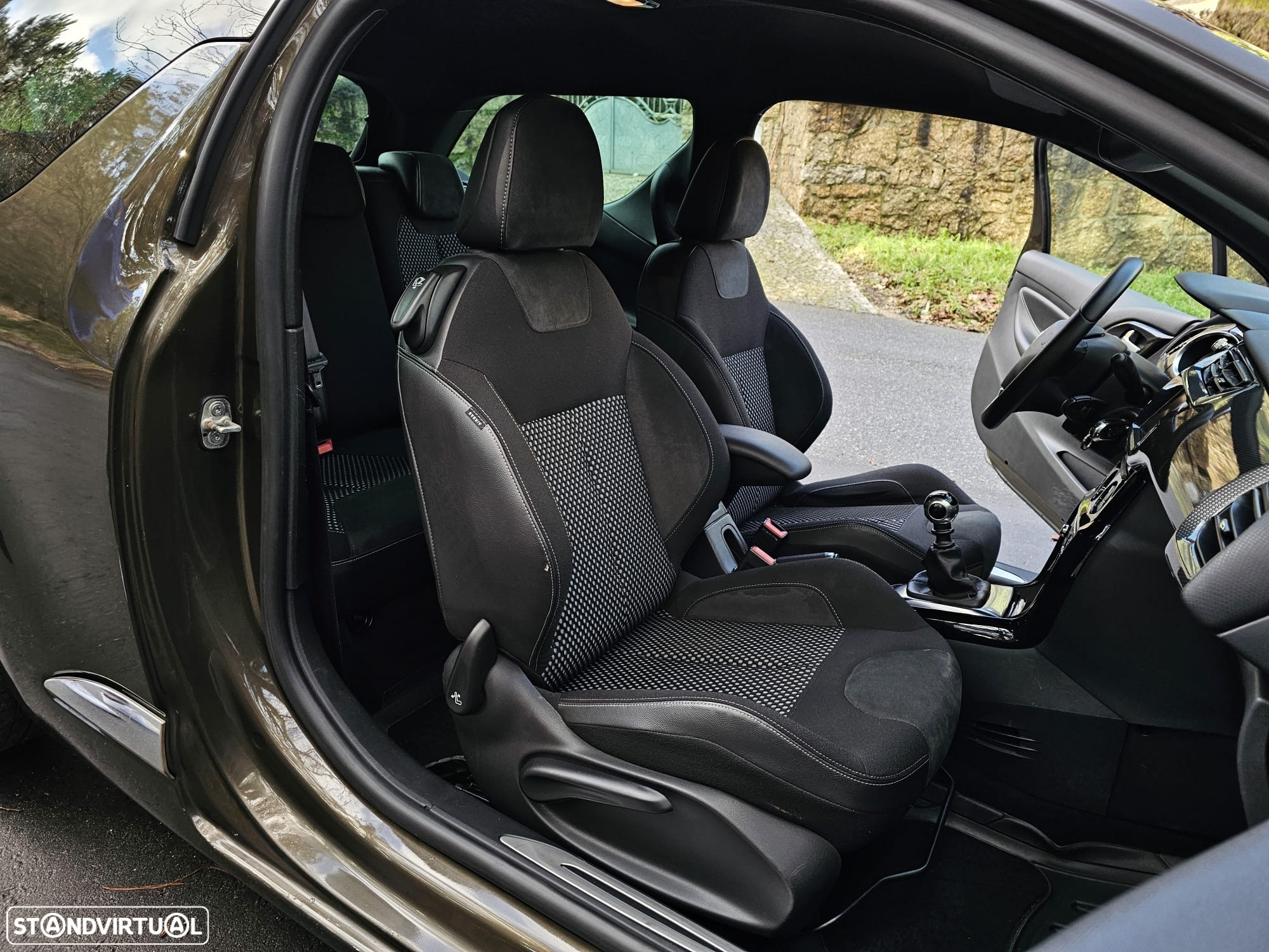 Citroën DS3 1.6 e-HDi Airdream Sport Chic - 11