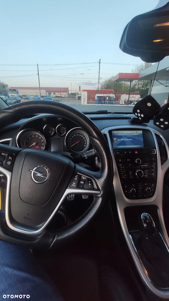 Opel Astra 1.4 Turbo (ecoFLEX) Start/Stop - 10