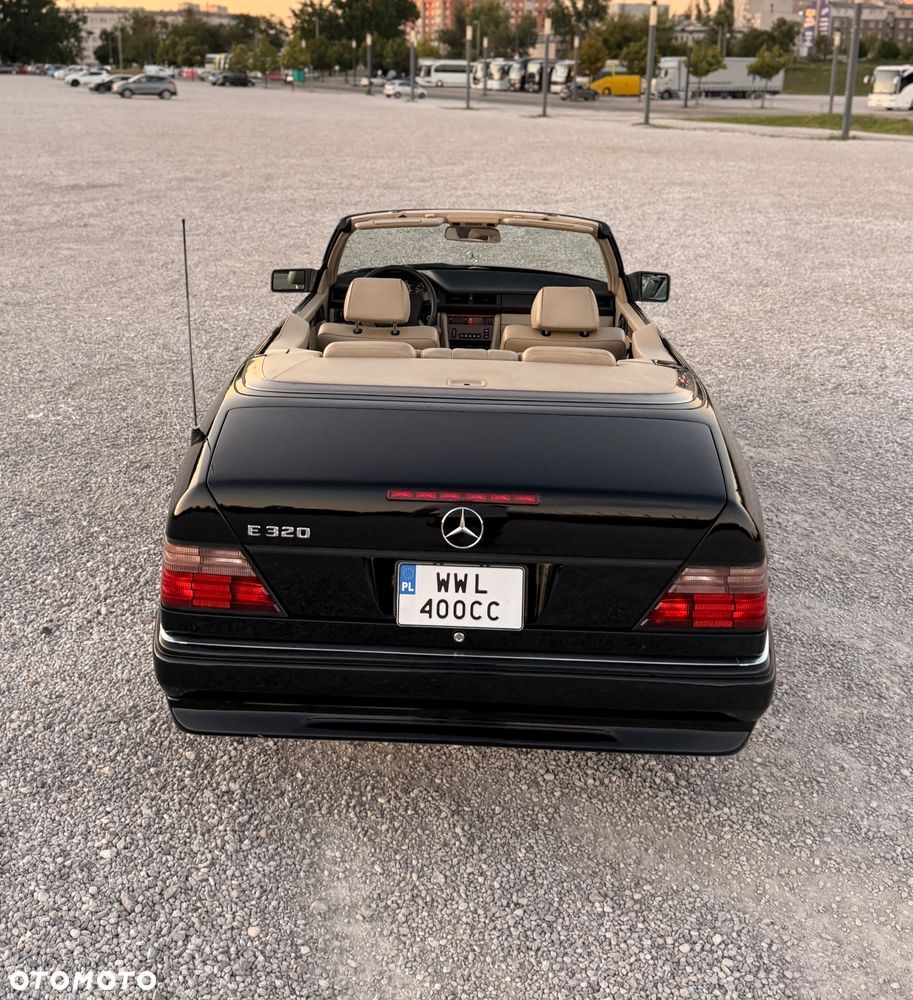 Mercedes-Benz Klasa E 320 - 13