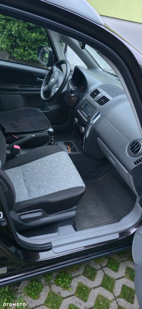 Suzuki SX4 2.0 DDiS 4x2 Style - 9