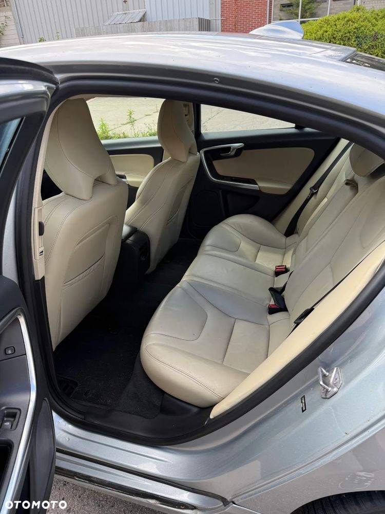 Volvo S60 - 11