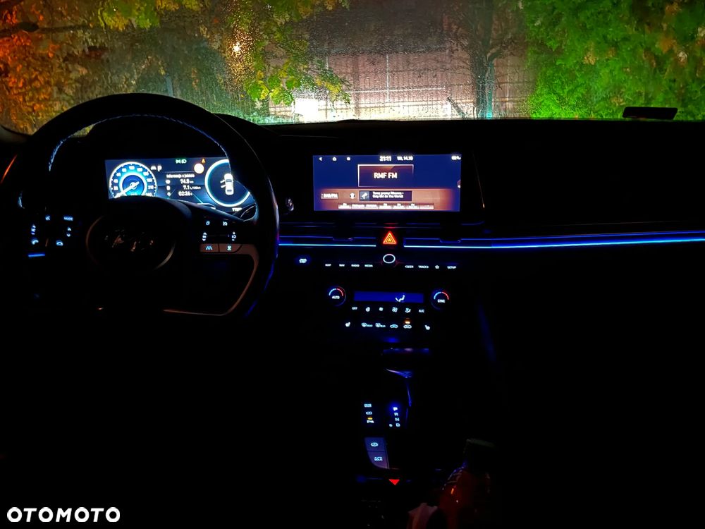 Hyundai Elantra 1.6 Executive CVT - 13