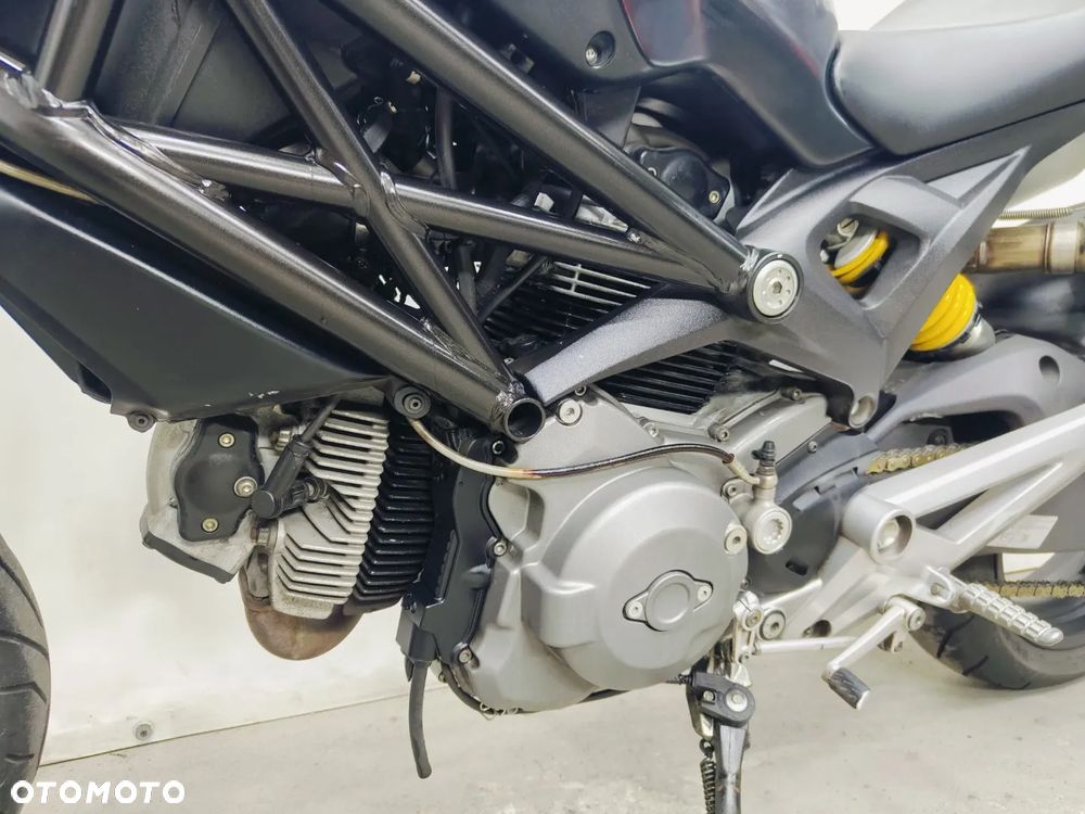 Ducati Monster - 22
