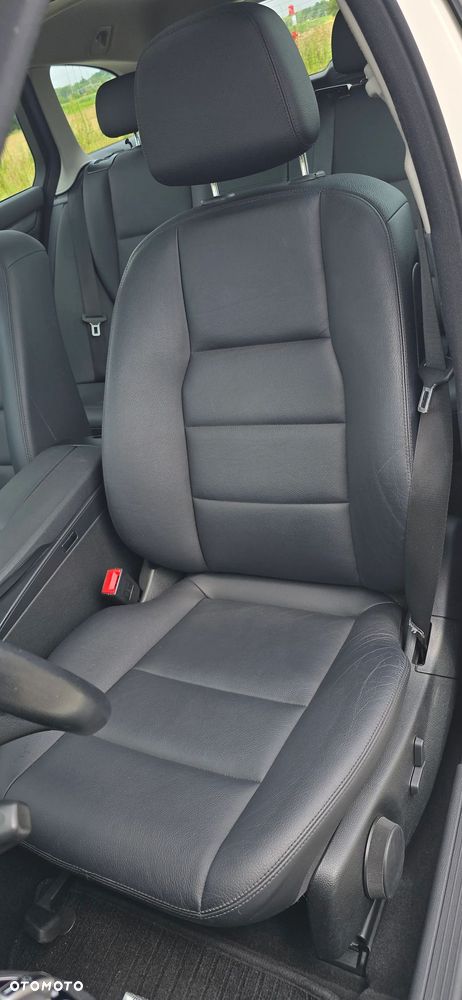 Mercedes-Benz Klasa C 320 CDI DPF 7G-TRONIC Avantgarde - 13