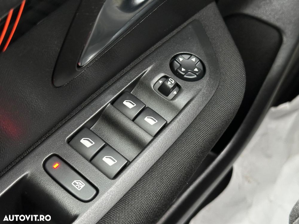 Peugeot 208 1.2 L PureTech STT Allure - 31