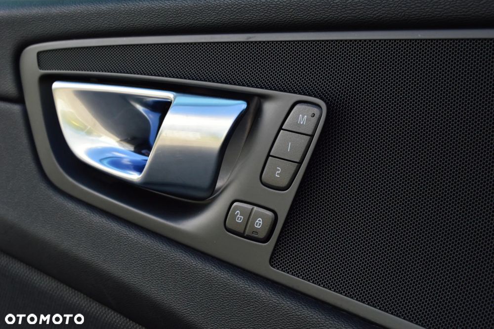 Volvo XC 60 B4 D Geartronic Momentum - 20