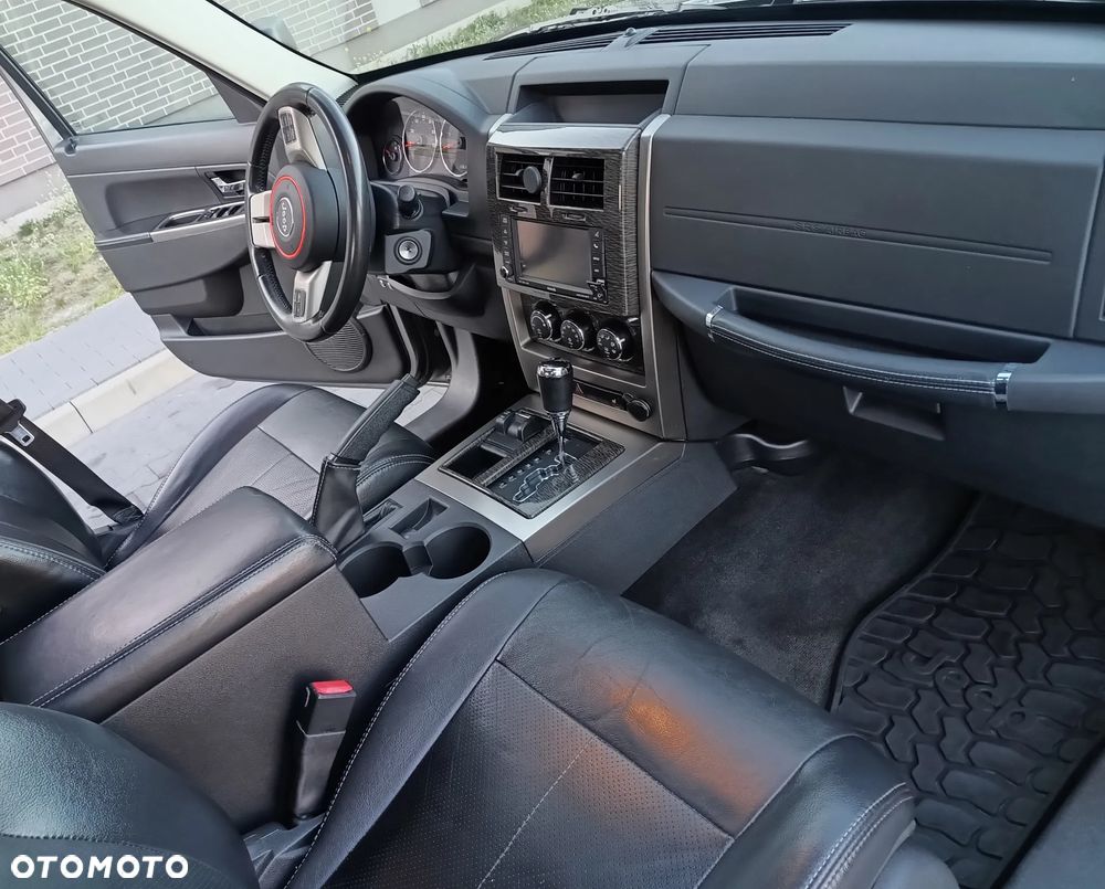 Jeep Liberty - 12
