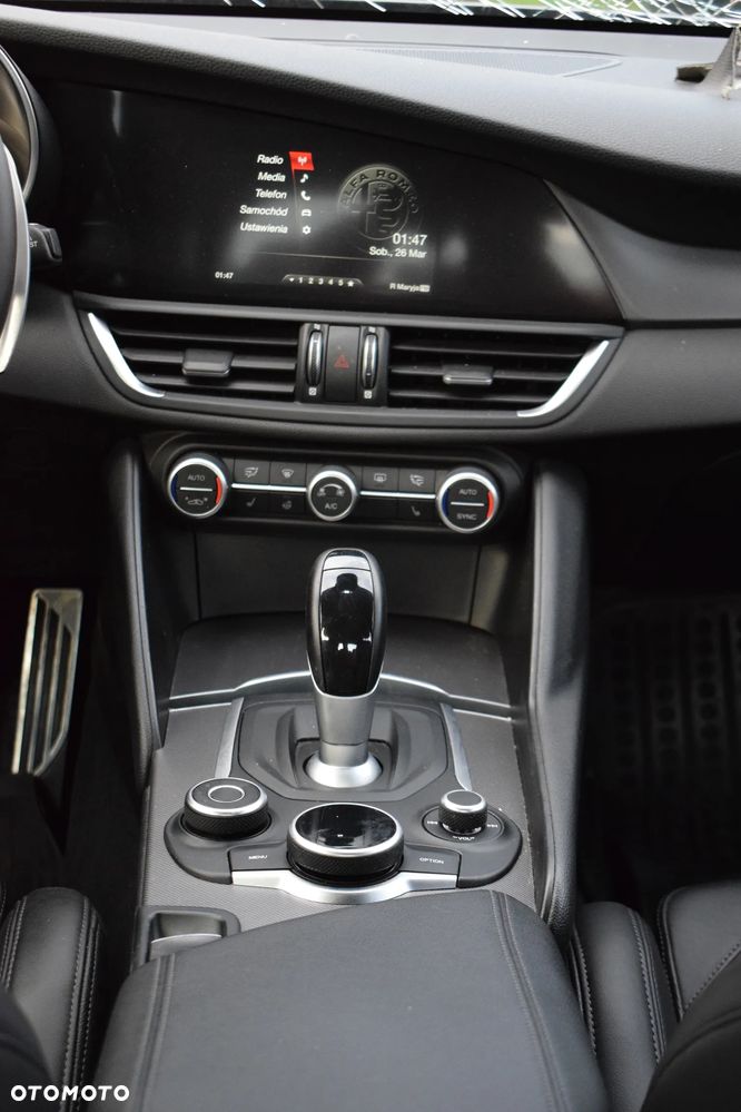 Alfa Romeo Giulia 2.0 Turbo Veloce Q4 - 13