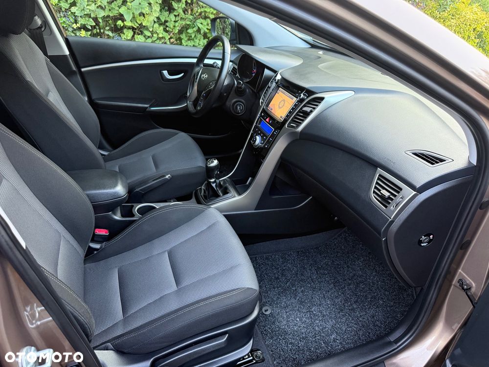 Hyundai i30 1.6 Fifa World Cup Edition - 33