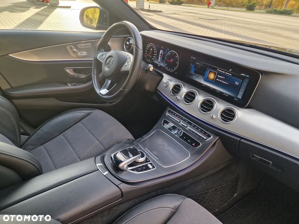 Mercedes-Benz Klasa E 220 d 4Matic 9G-TRONIC AMG Line - 17