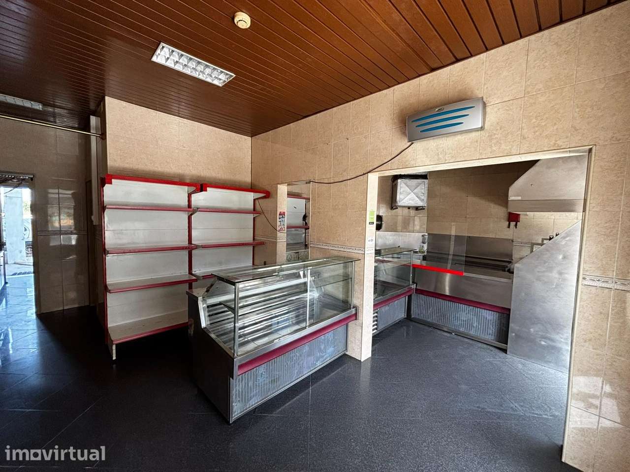 Vende-se espaço comercial(churrasqueira) em Paio Pires. - Grande imagem: 4/18