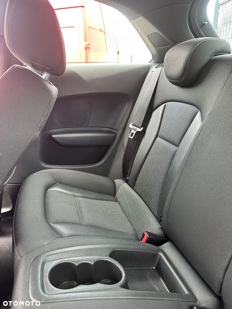 Audi A1 3-drzwiowe 1.6 TDI S line edition - 16