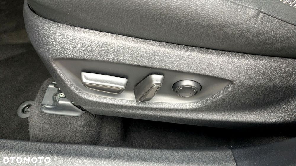 Toyota C-HR 2.0 Hybrid Dynamic Force Executive - 19