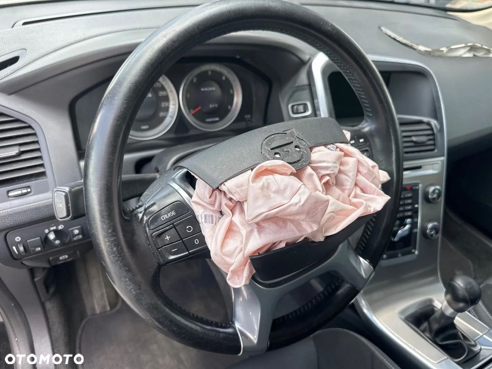 Volvo XC 60 D4 Momentum - 14
