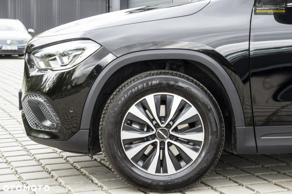 Mercedes-Benz GLA - 14