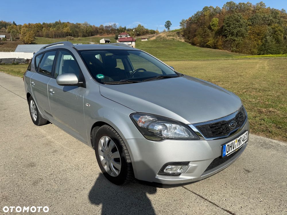 Kia Ceed 2011 photo 3